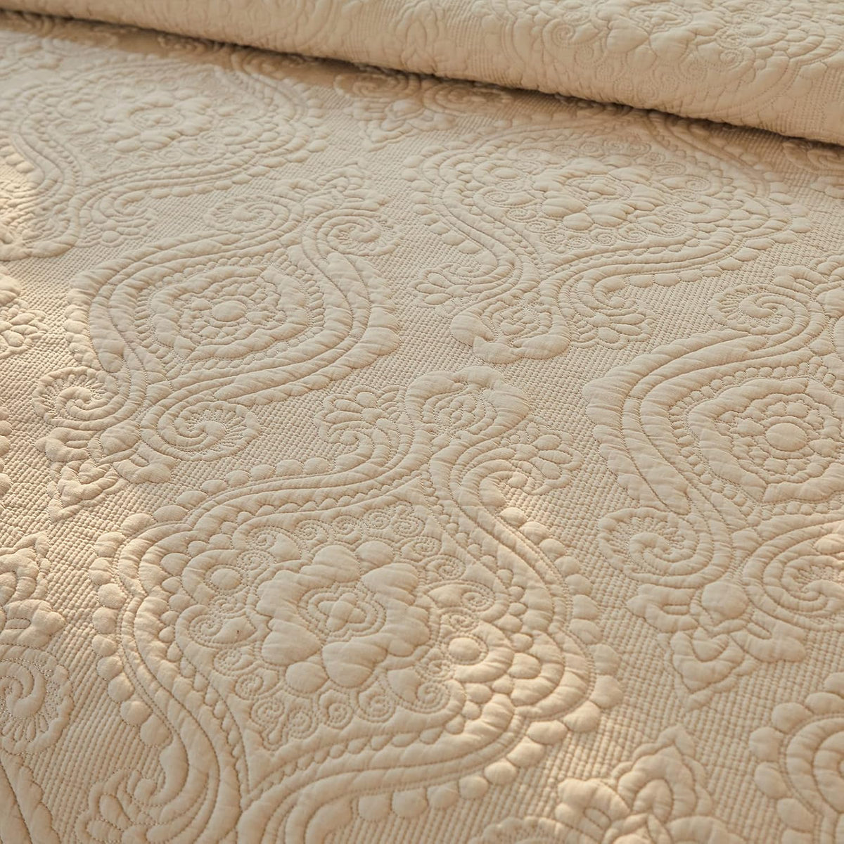 2-Pack Beige Damask Quilted Cotton Pillow Shams Standard Size